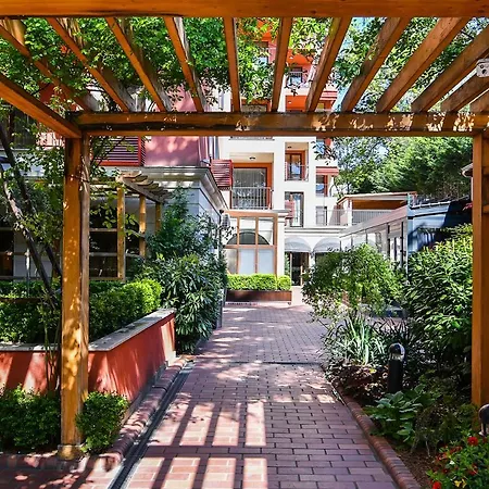 Mare Flat Two Bedrooms Free Parking