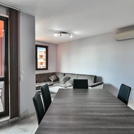 Mare Flat Two Bedrooms Free Parking ホテル セインツ・コンスタンティン＆ヘレナ