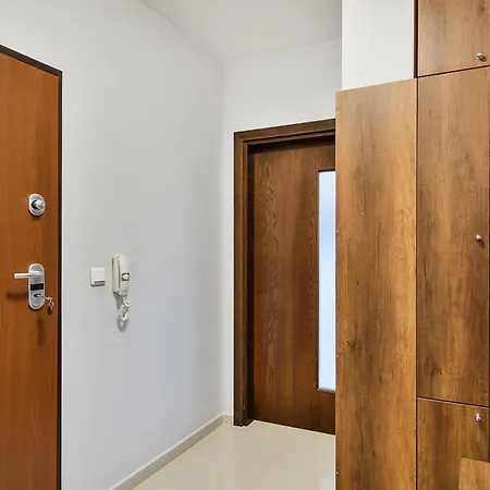 Mare Flat Two Bedrooms Free Parking ホテル *